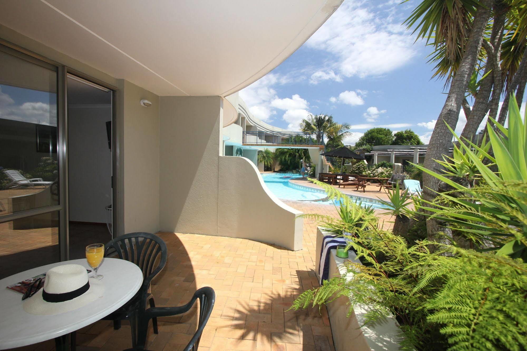 Breakers Motel Whangamata Exterior photo